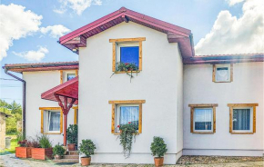 3 Bedroom Beautiful Apartment In Bedzino in Będzino